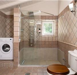 3 bedroom villa with heated pool in Kassiopi, Corfu, sleeps 6